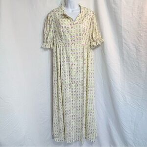 Vintage Lorraine Floral House Coat Cottagecore Hostess Robe Duster Medium USA